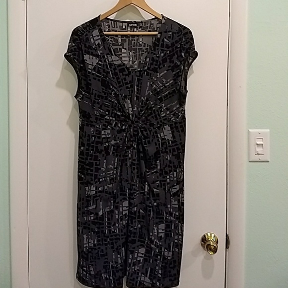 Apt. 9 Dresses & Skirts - Apt9 Grey Jersey Slip-on Dress PL